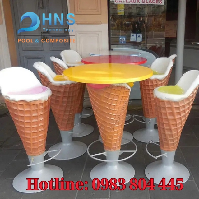 bàn ghế composite kem ốc quế