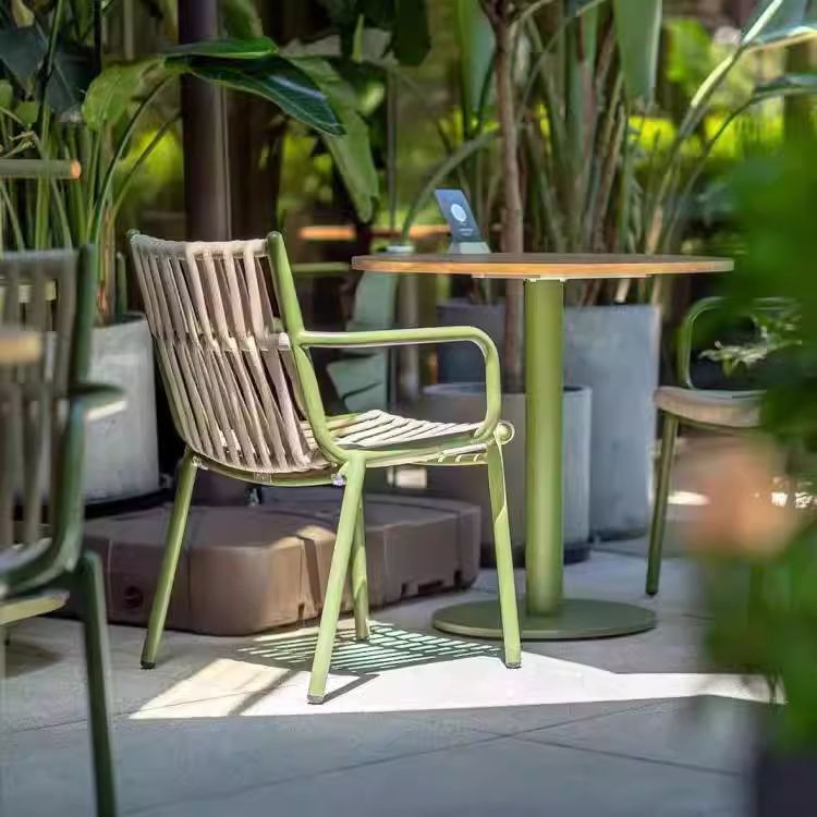 bàn ghế ngoài trời bằng kim loại