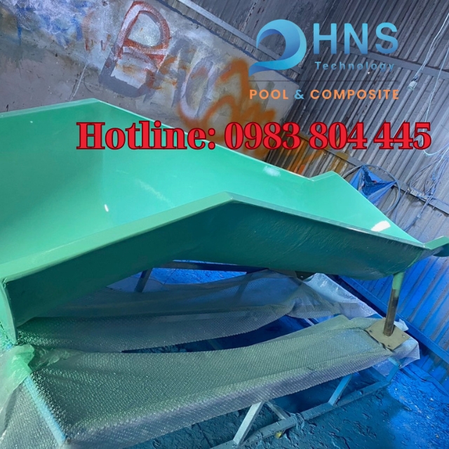gia công máng trượt nước bằng composite