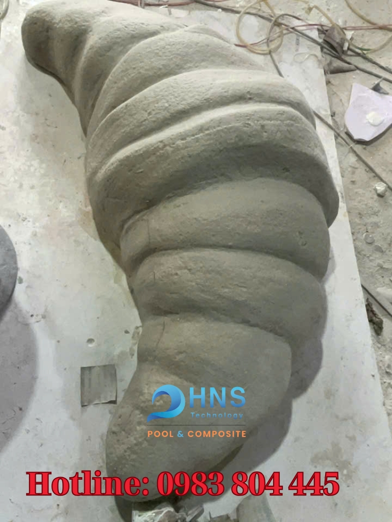 gia công mô hình composite bánh sừng bò