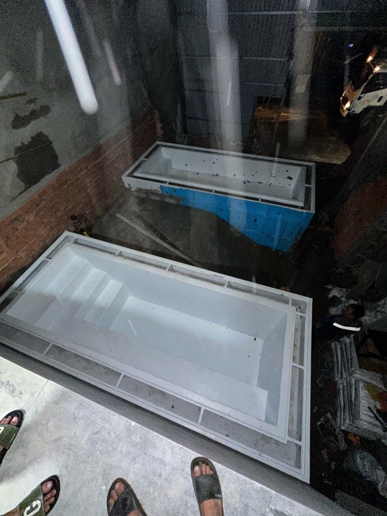 hồ bơi đúc sẵn