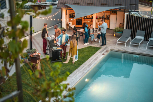 hồ bơi ngoài trời tích hợp BBQ