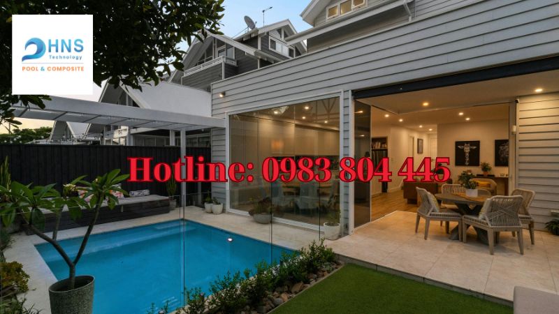 hồ bơi sân vườn composite