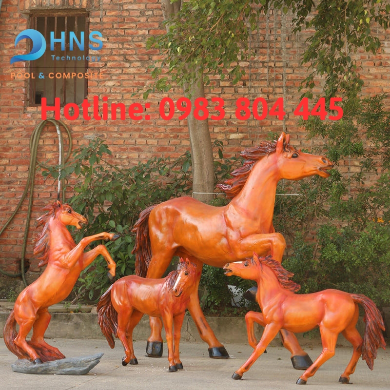 linh vật ngựa trang trí tết bằng composite