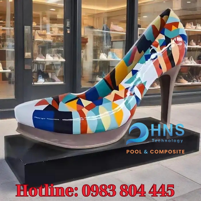 mô hình composite giày cao gót khổng lồ