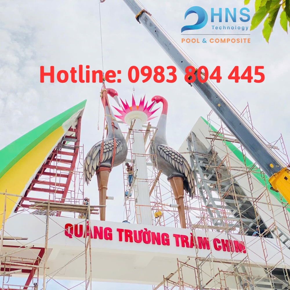 mô hình composite sếu đầu đỏ trang trí quảng trường tràm chim