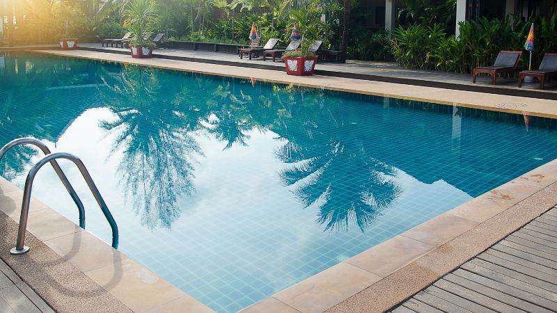 tại sao cần lắp đặt hệ thống lọc nước hồ bơi