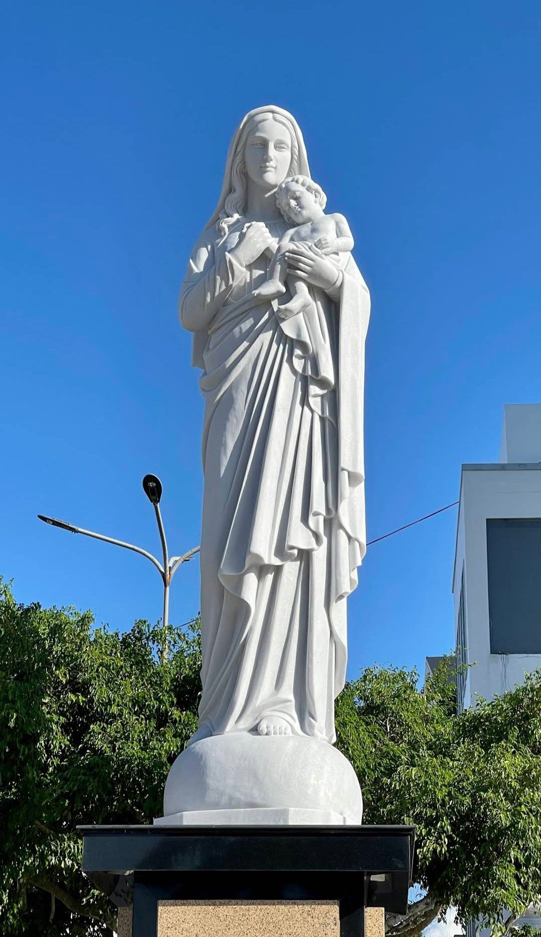 tượng công giáo bằng đá