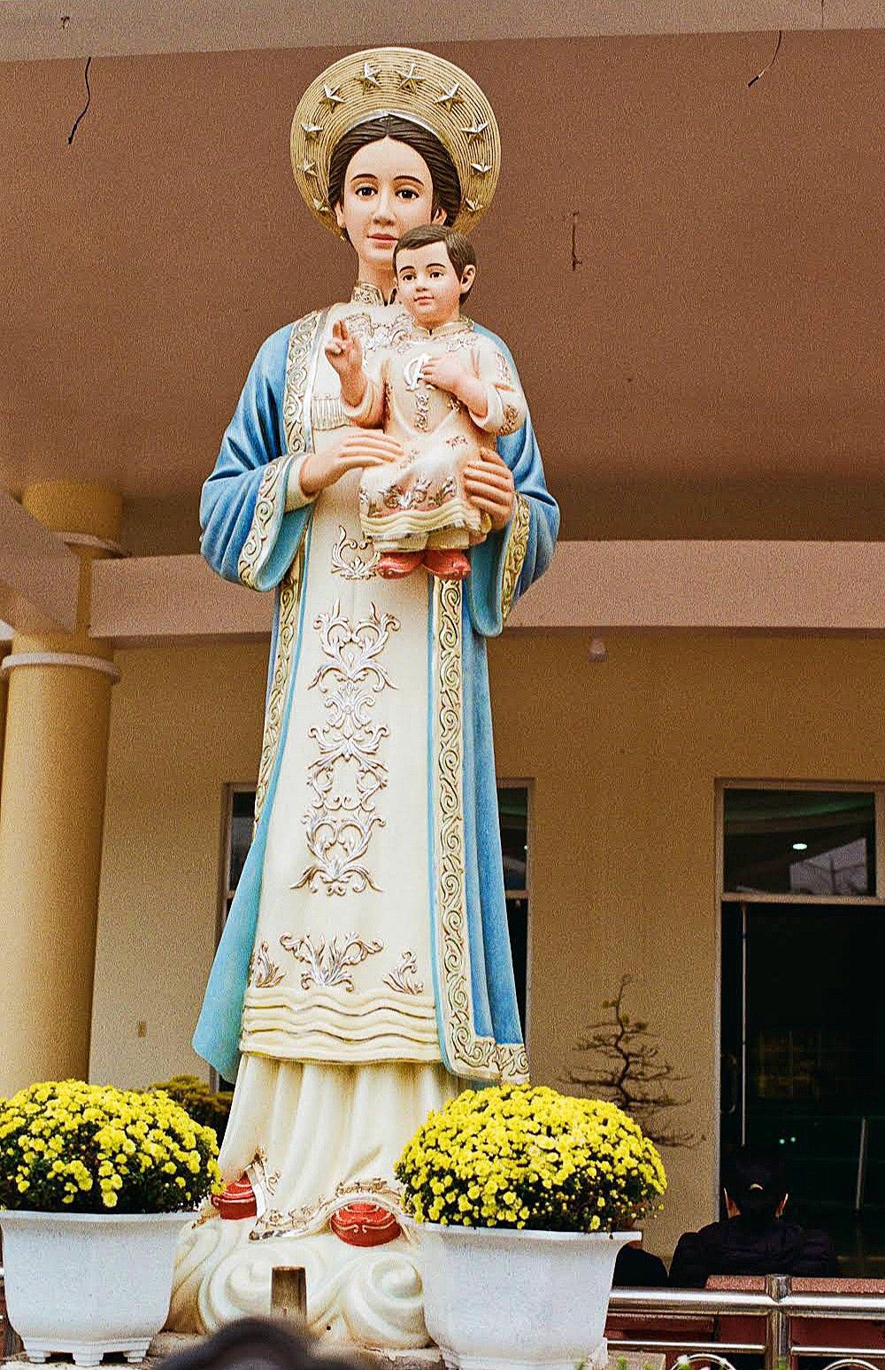 tượng công giáo đức mẹ la vang